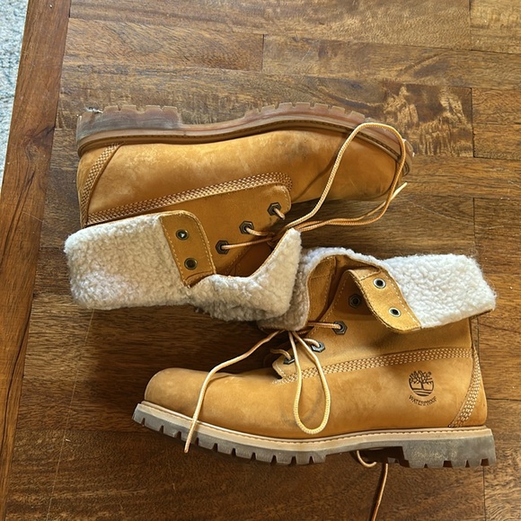 Timberland Womens Waterproof Roll Fold-Down Teddy Fleece Wheat size 8 1/2 - Picture 7 of 9